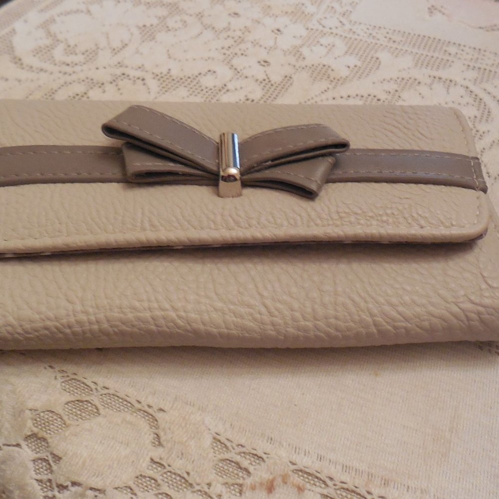 Jessica Simpson Bow Wallet